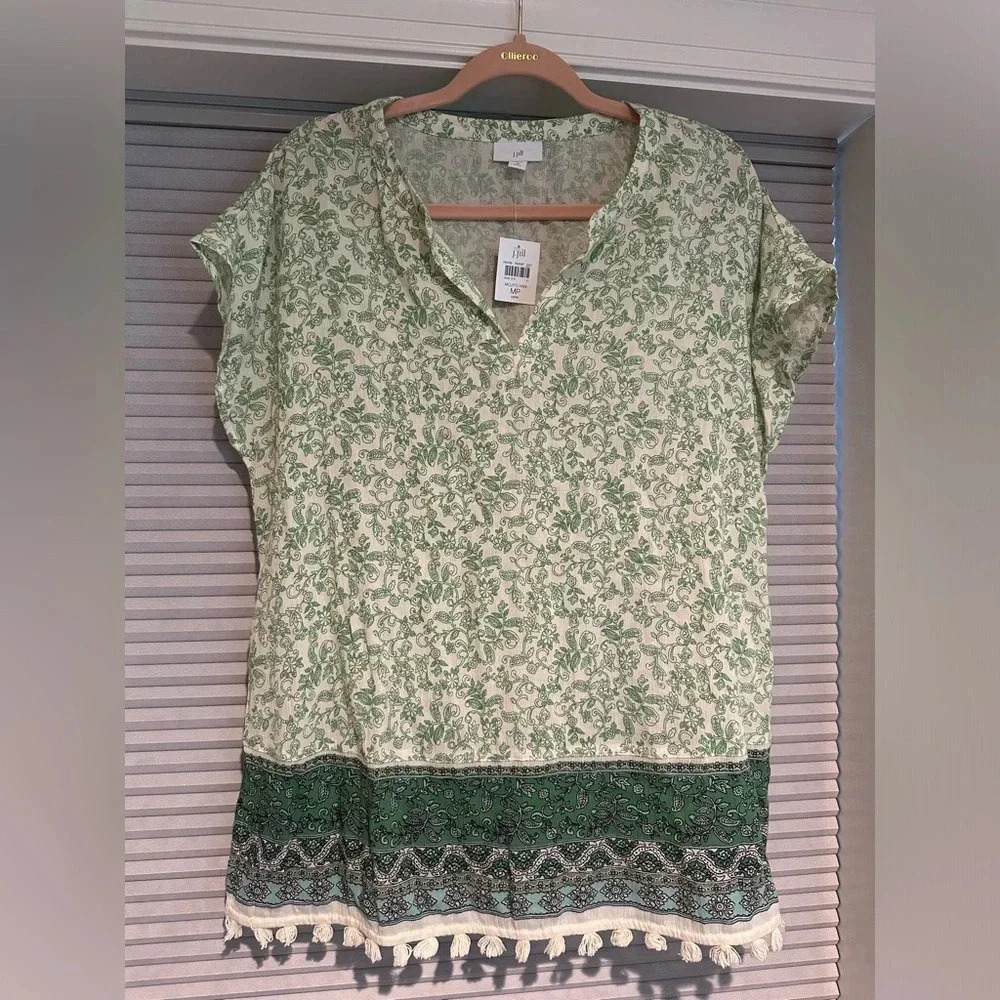 NWOT lightweight shirt/tunic in green paisley from J. Jill A-6